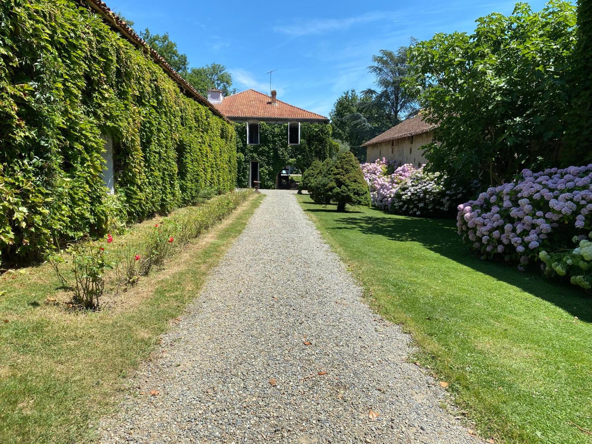 La Seigneurie De Tillac Exterior photo